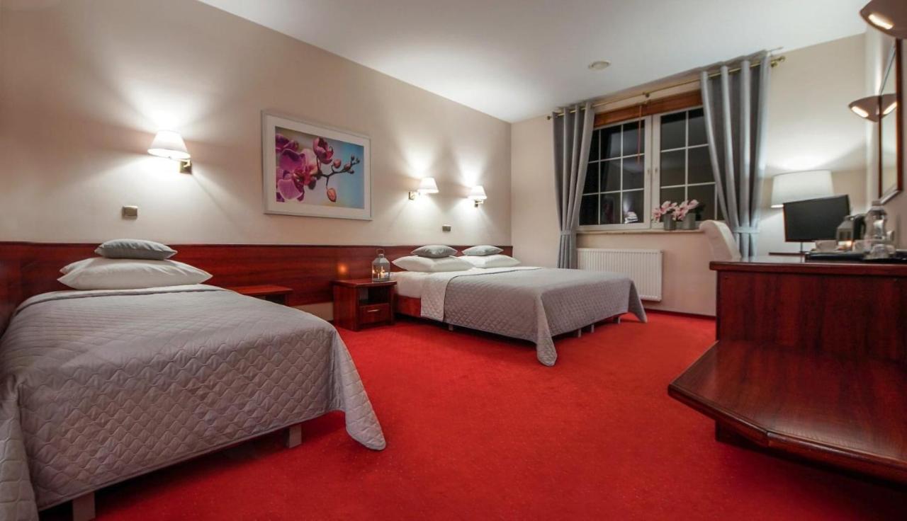 Hotel Sara Koło Exteriér fotografie
