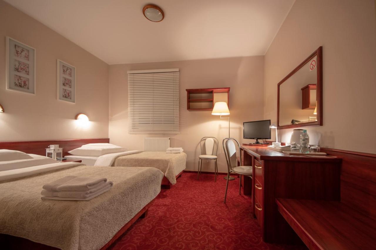 Hotel Sara Koło Exteriér fotografie