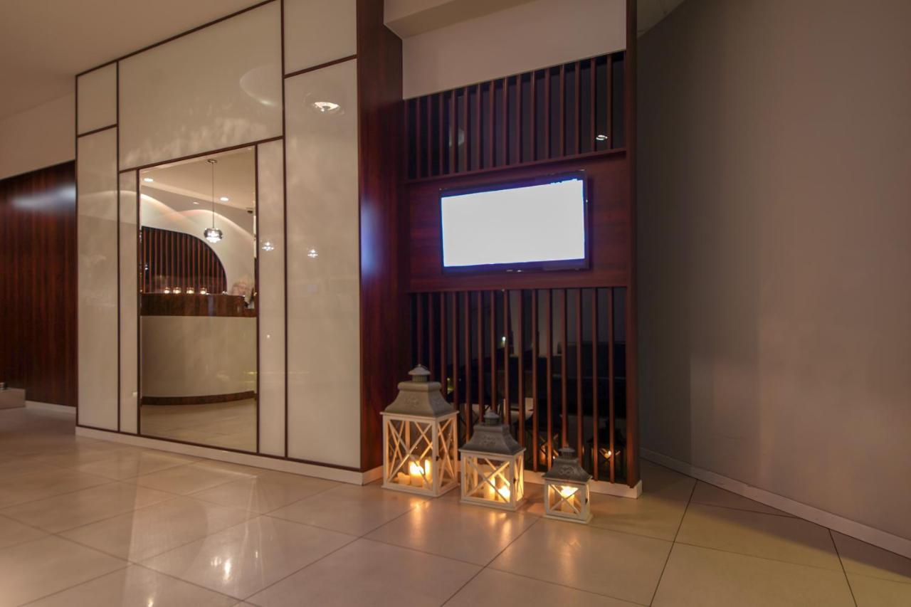 Hotel Sara Koło Exteriér fotografie