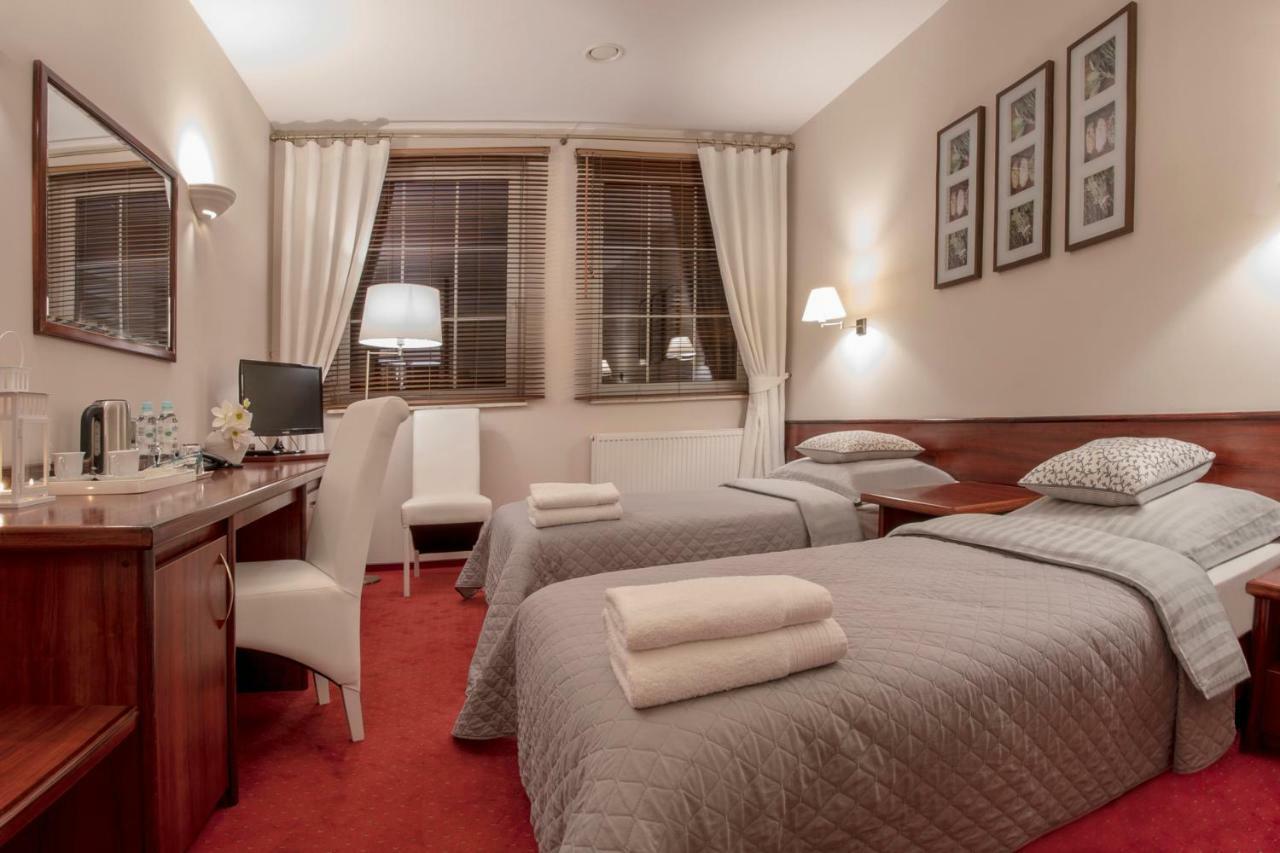 Hotel Sara Koło Exteriér fotografie