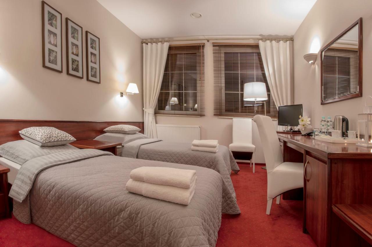 Hotel Sara Koło Exteriér fotografie